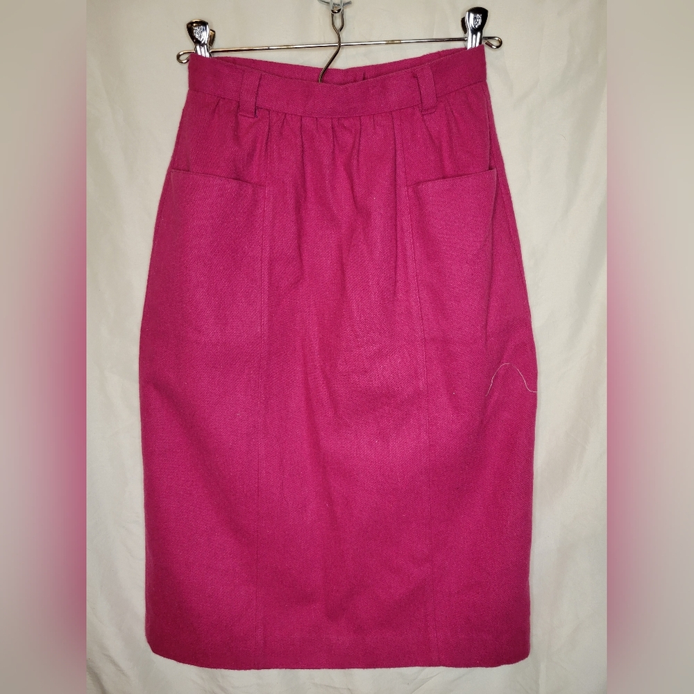 Elegant Pink Women's Skirt